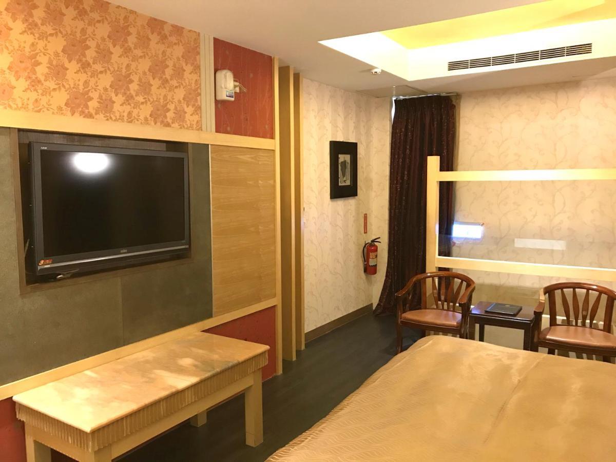 楓采汽車旅館 Fengyuan Esterno foto